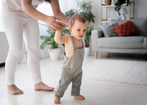When do Babies start walking : Understanding Developmental Milestones