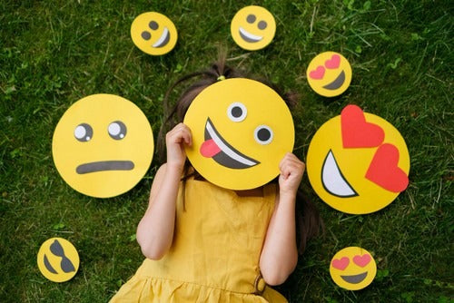 Baby Emojis and Parenting: How to Communicate with Friends and Family