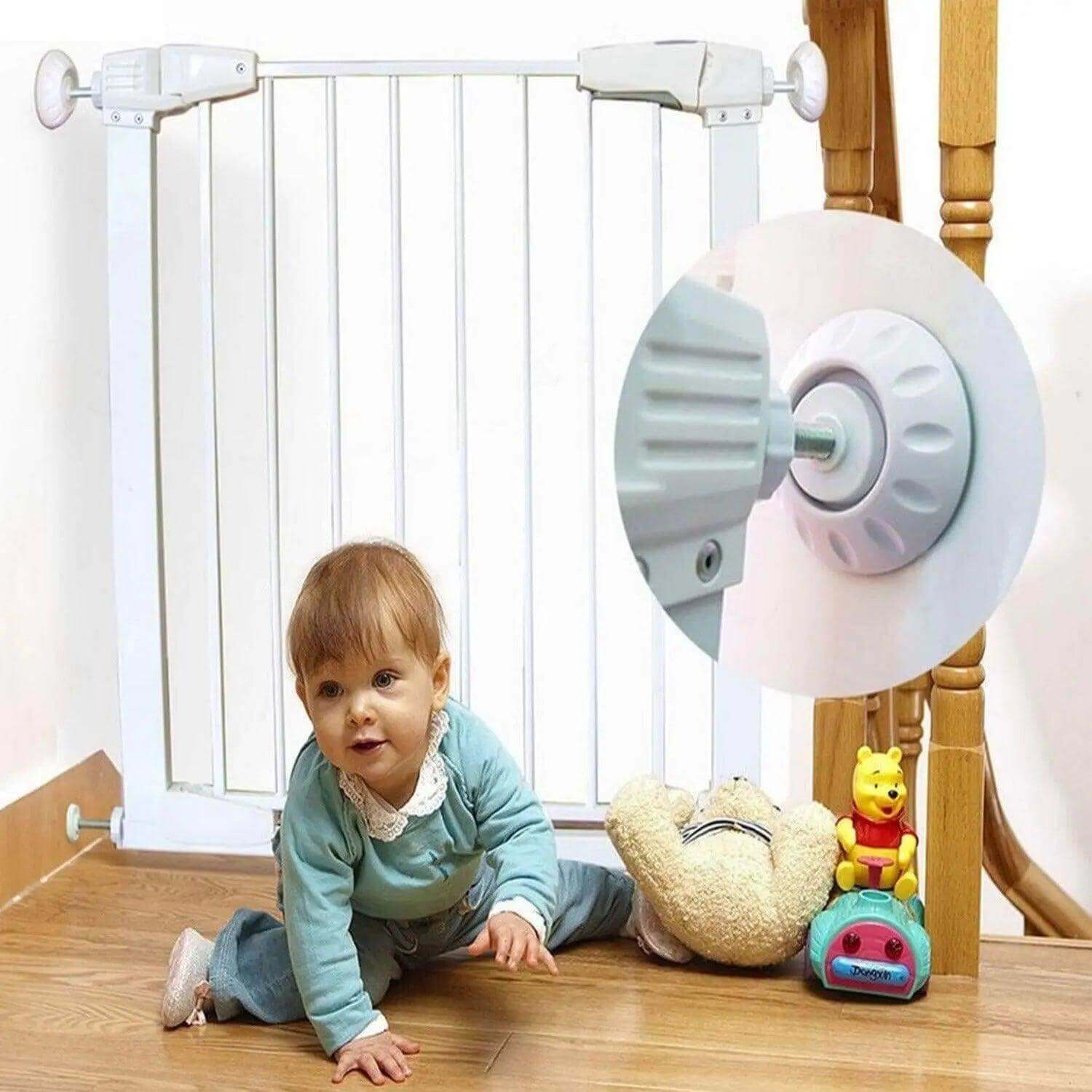 Universal clearance baby gate